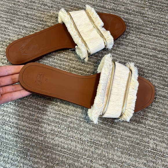 ZARA flat Sandals with Finger Off White - Picture 6 of 6